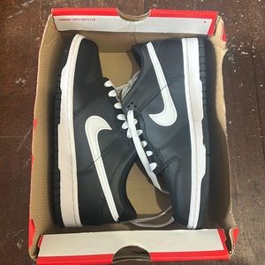Black and white Nike dunk low size 6Y women’s 8